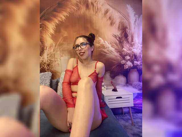 le modèle EmaMiller est en webcam porno dans un show sur le site bongacams, il possède les tags suivants: White/Caucasian,Brunette,Shaved