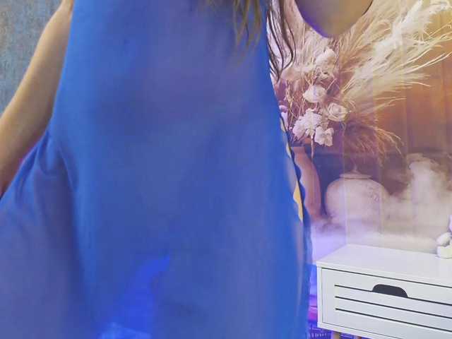 EmaMiller live cam on BongaCams