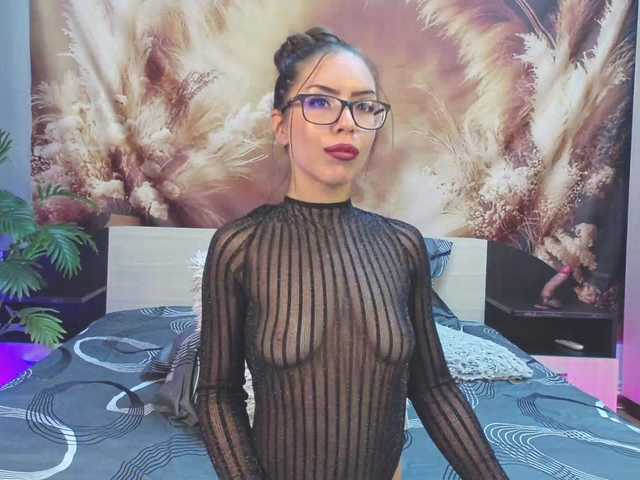 EmaMiller live cam on BongaCams