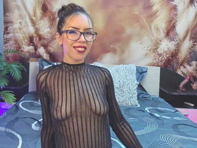 EmaMiller live cam on BongaCams