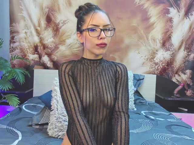 EmaMiller live cam on BongaCams