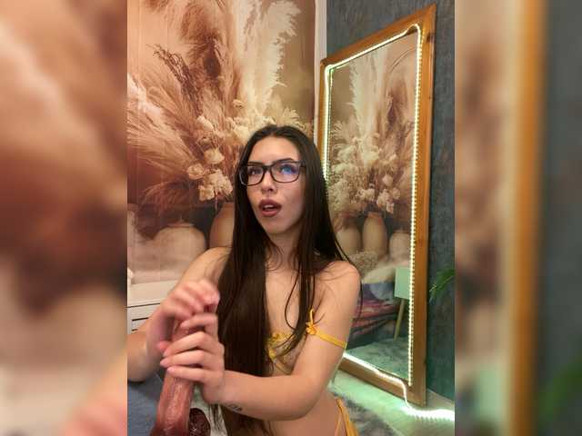 EmaMiller's BongaCams show and profile