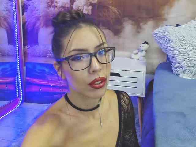 EmaMiller webcam