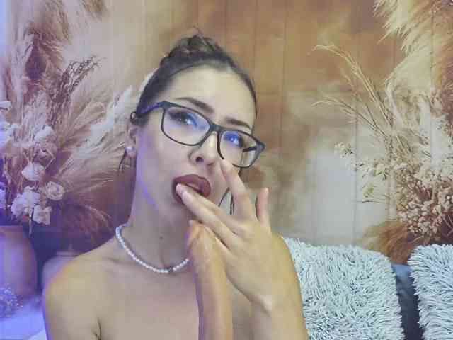 EmaMiller webcam