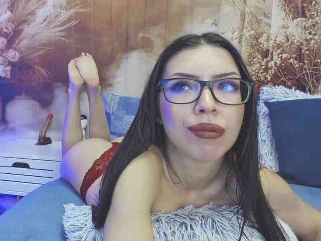 EmaMiller webcam
