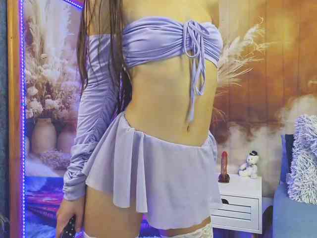 EmaMiller webcam