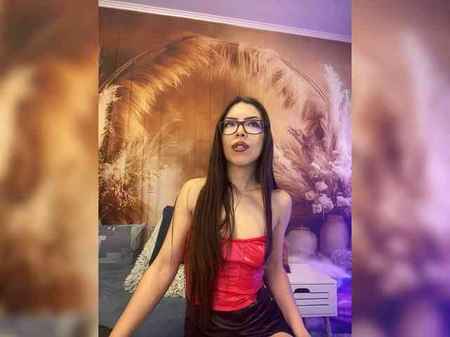 EmaMiller webcam