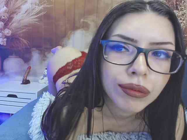 EmaMiller webcam