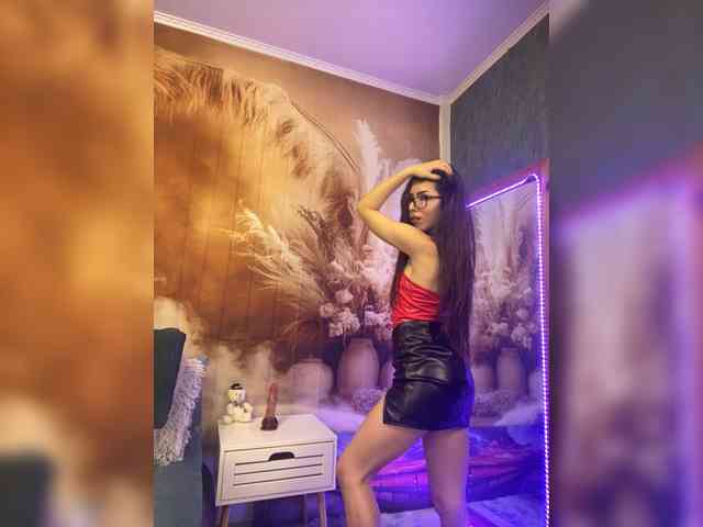 EmaMiller webcam