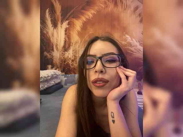 EmaMiller webcam