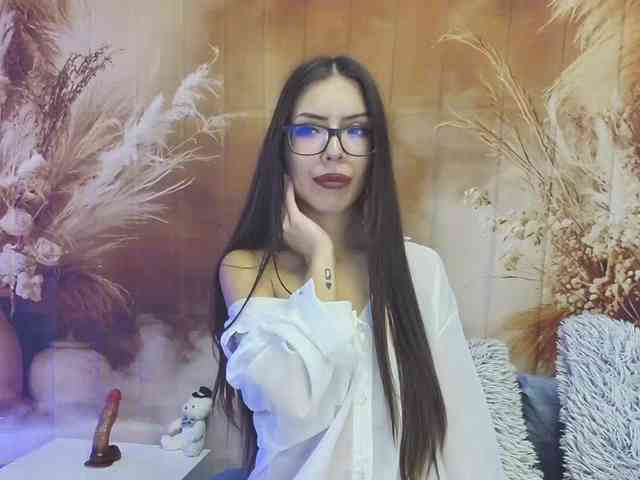 EmaMiller webcam