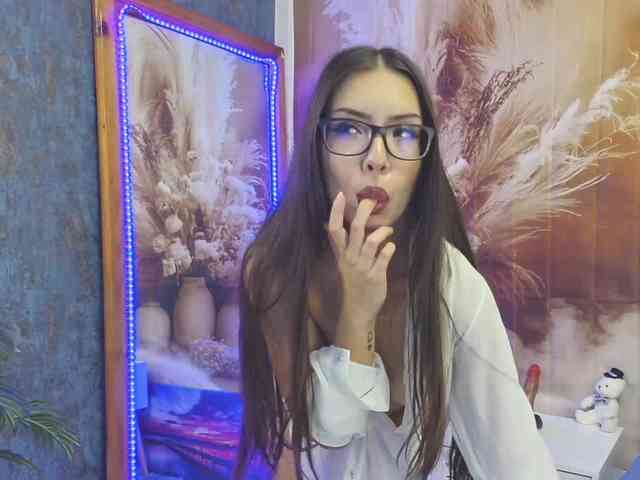 EmaMiller webcam