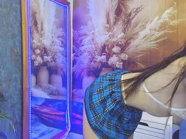 EmaMiller webcam