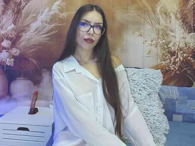 EmaMiller webcam