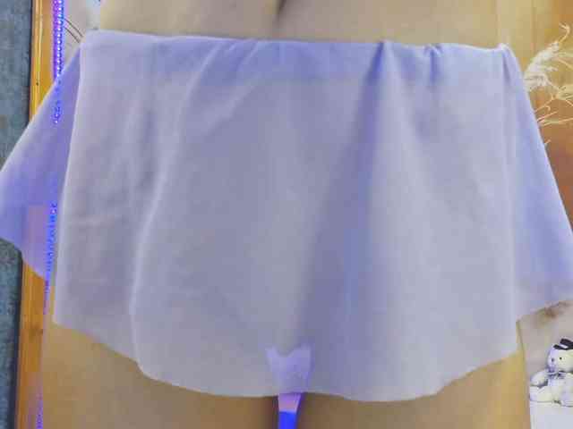 EmaMiller webcam