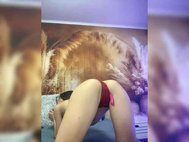 EmaMiller webcam
