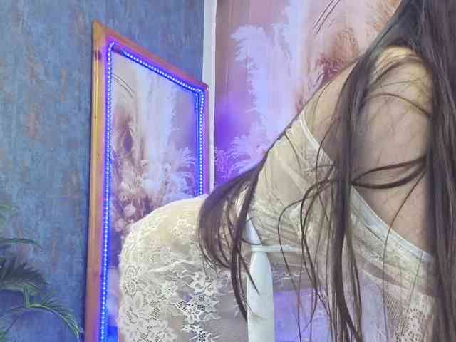 EmaMiller webcam