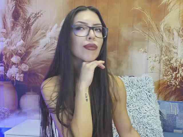 EmaMiller webcam