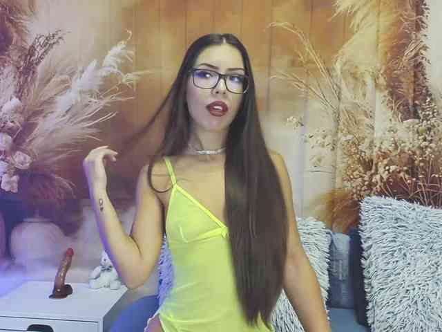 EmaMiller webcam