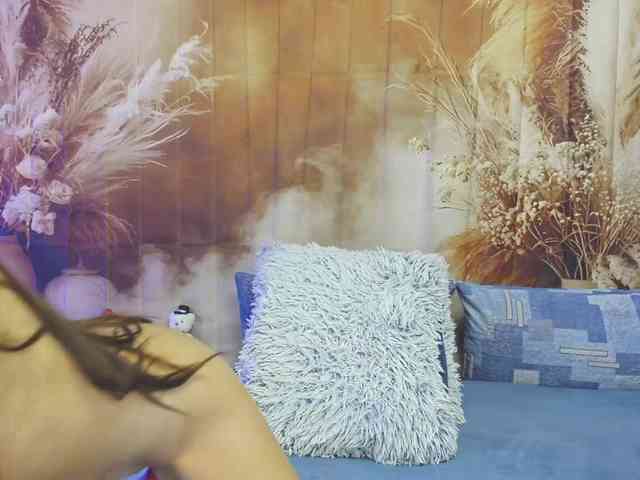 EmaMiller webcam