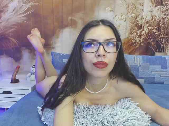 EmaMiller webcam