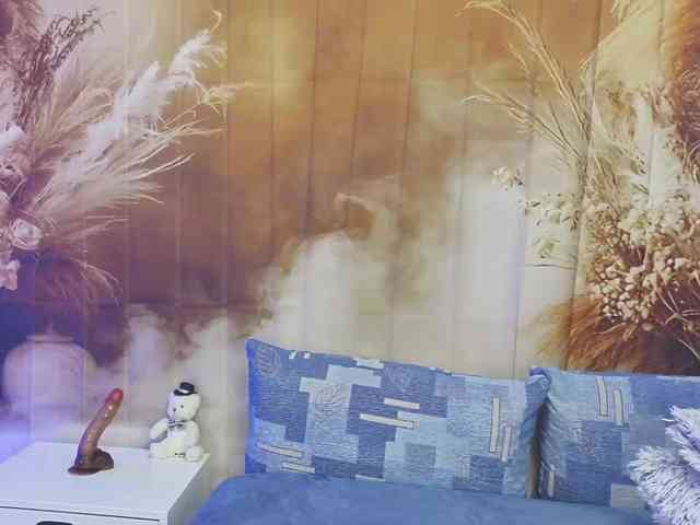 EmaMiller webcam