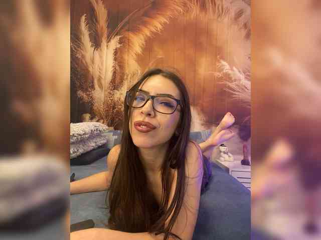 EmaMiller webcam