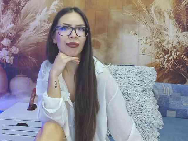 EmaMiller webcam