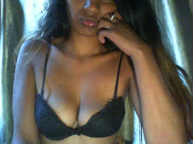 le modèle Mumul est en webcam porno dans un show sur le site bongacams, il possède les tags suivants: Asian,Brunette,Shaved