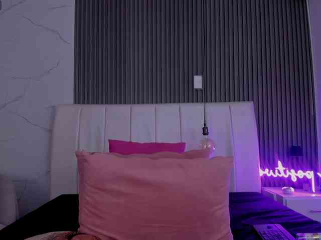 tamara-kisses webcam