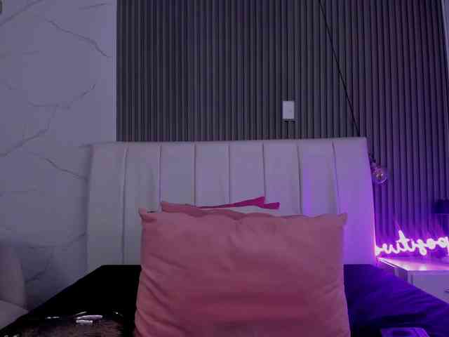 tamara-kisses webcam