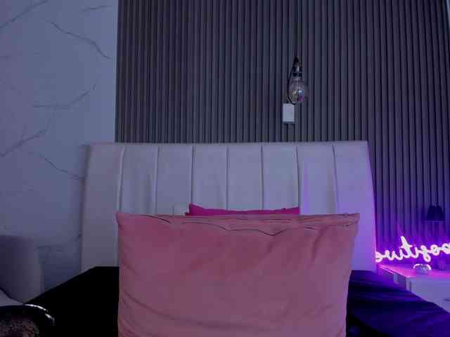 tamara-kisses webcam