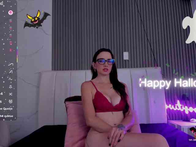 tamara-kisses