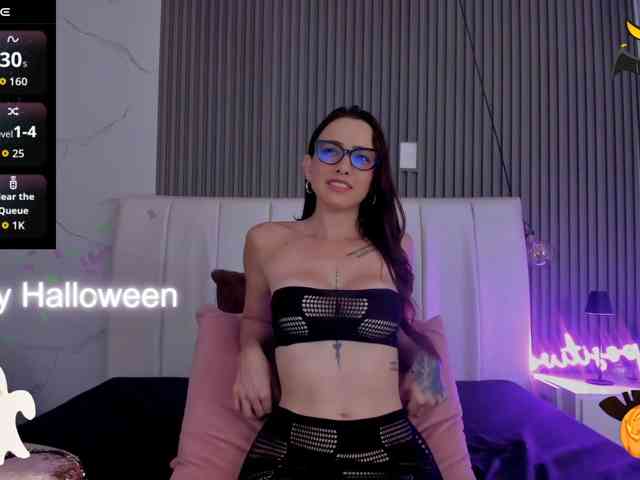 tamara-kisses
