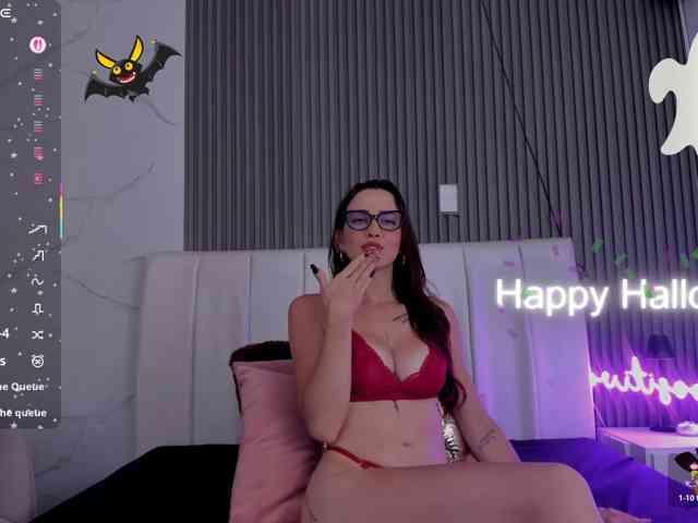 tamara-kisses