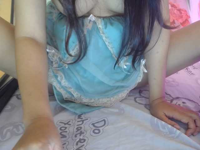 Meme-Miuu live cam on BongaCams