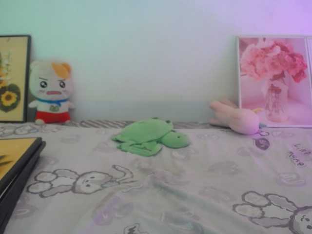 Meme-Miuu live cam on BongaCams