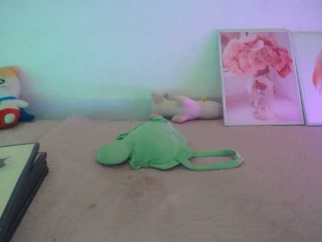 Meme-Miuu live cam on BongaCams