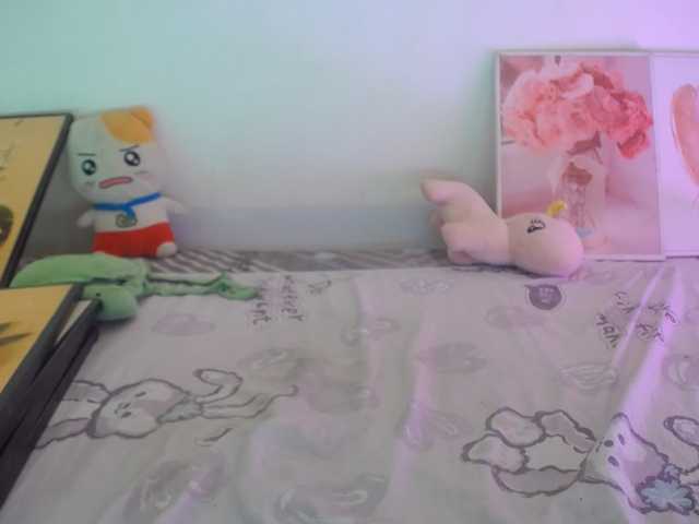 Meme-Miuu live cam on BongaCams