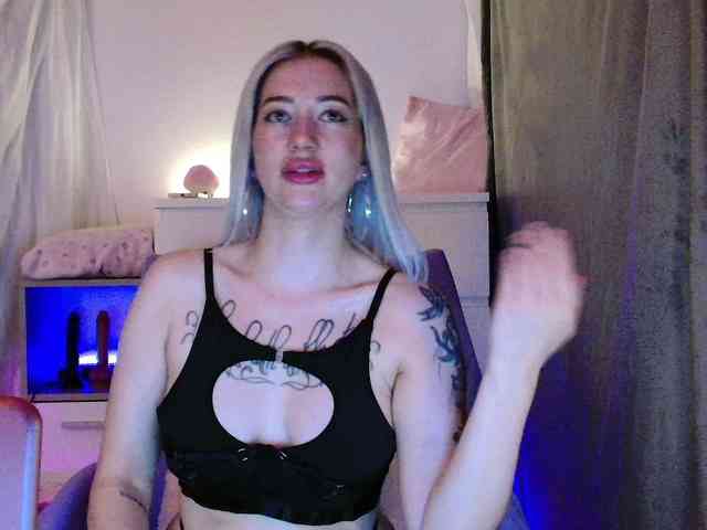 Gina-Lumara webcam