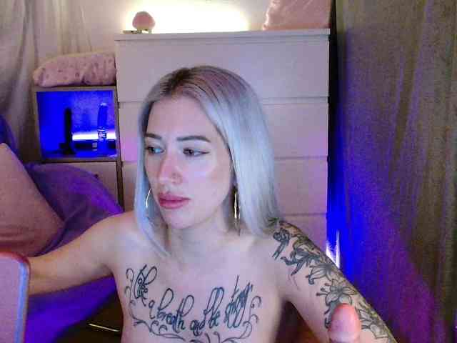 Gina-Lumara webcam