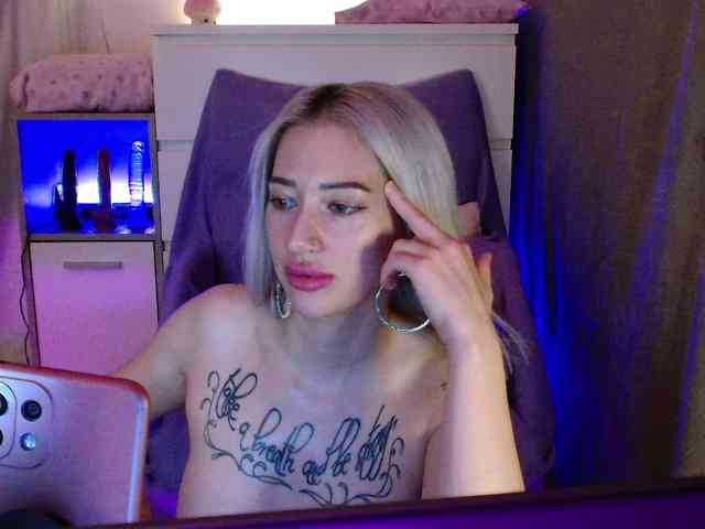 Model: Gina-Lumara