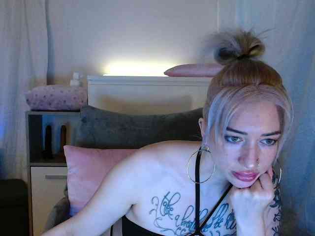 Gina-Lumara webcam