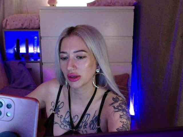 Gina-Lumara webcam