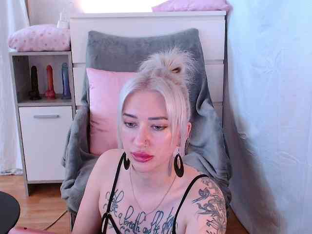 Gina-Lumara webcam