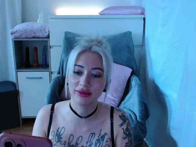 Gina-Lumara webcam