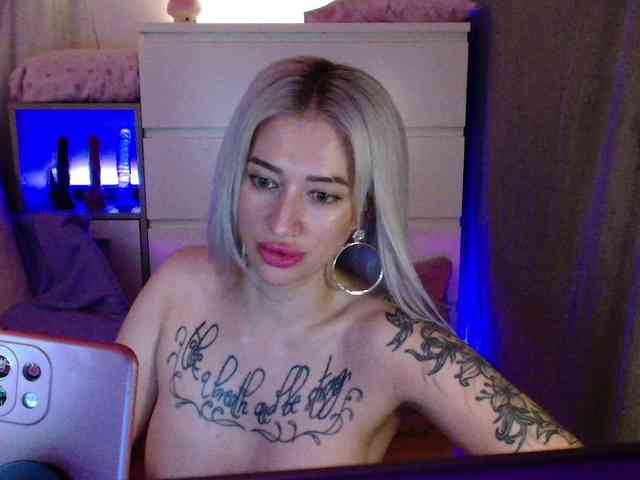 Gina-Lumara webcam
