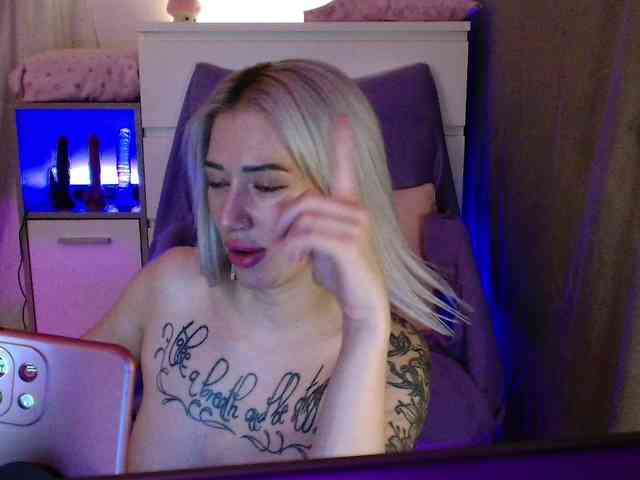 Gina-Lumara webcam