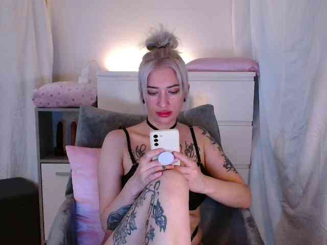Gina-Lumara webcam