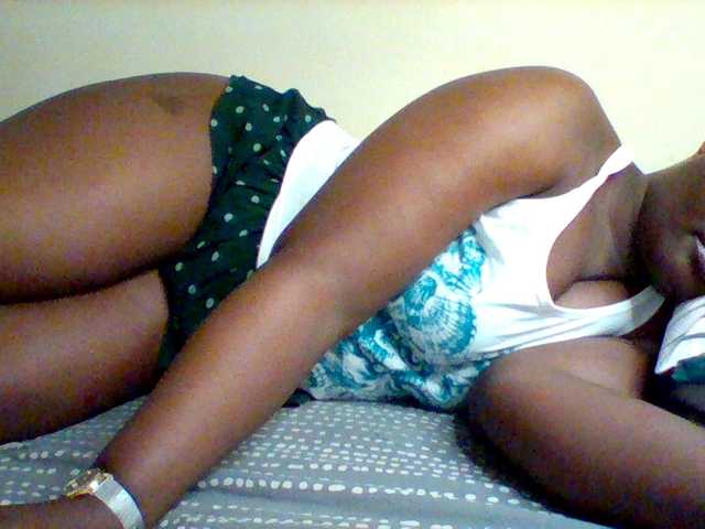 Sexxy-slim-honey live cam on BongaCams